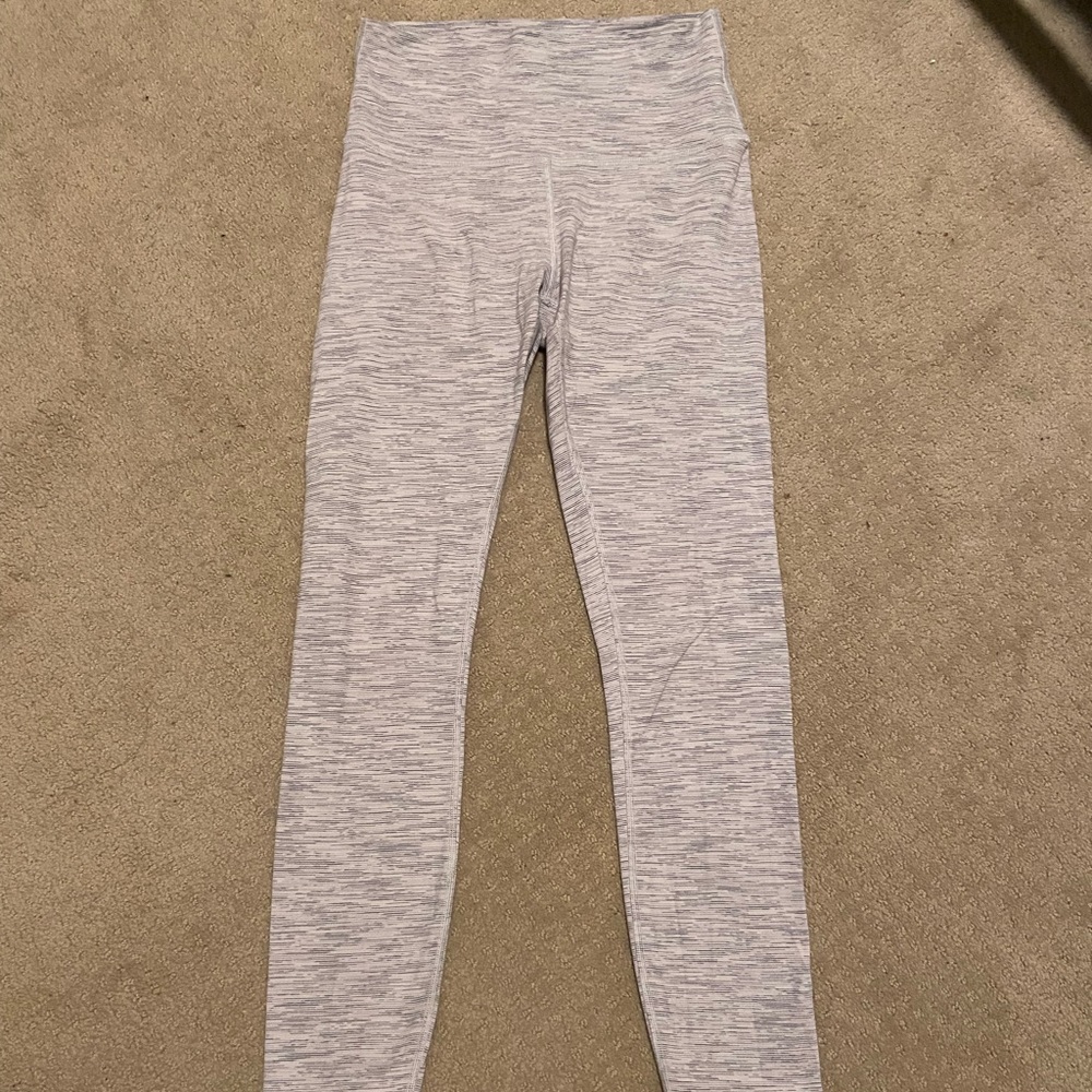 Lululemon Wunder Under leggings size 6